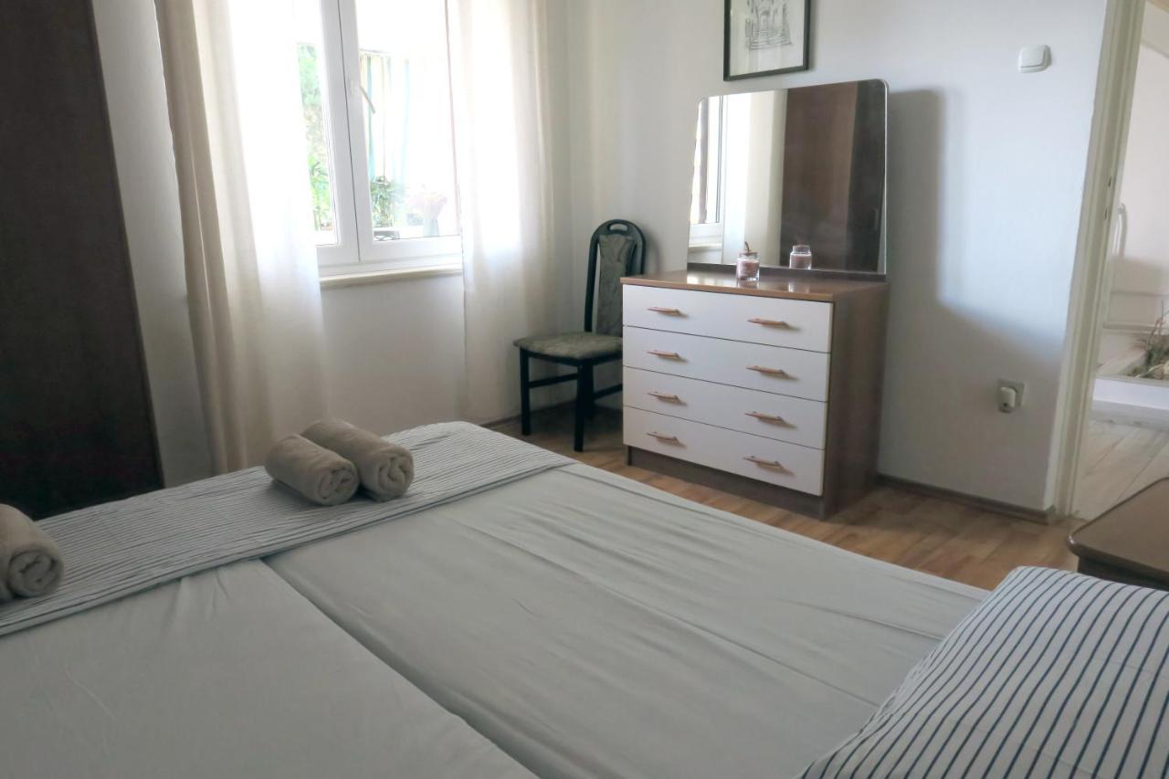 Elda Apartman Póla Kültér fotó