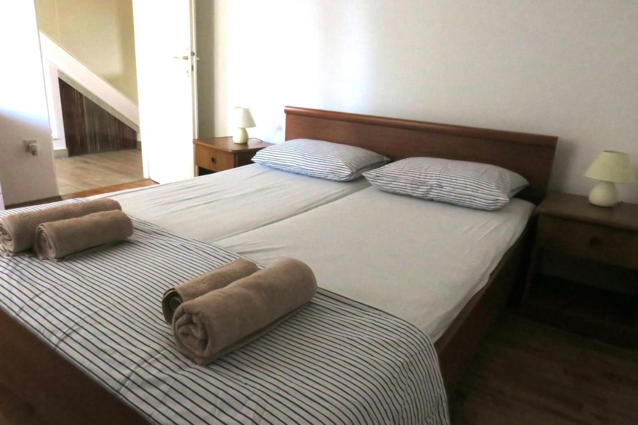 Elda Apartman Póla Kültér fotó