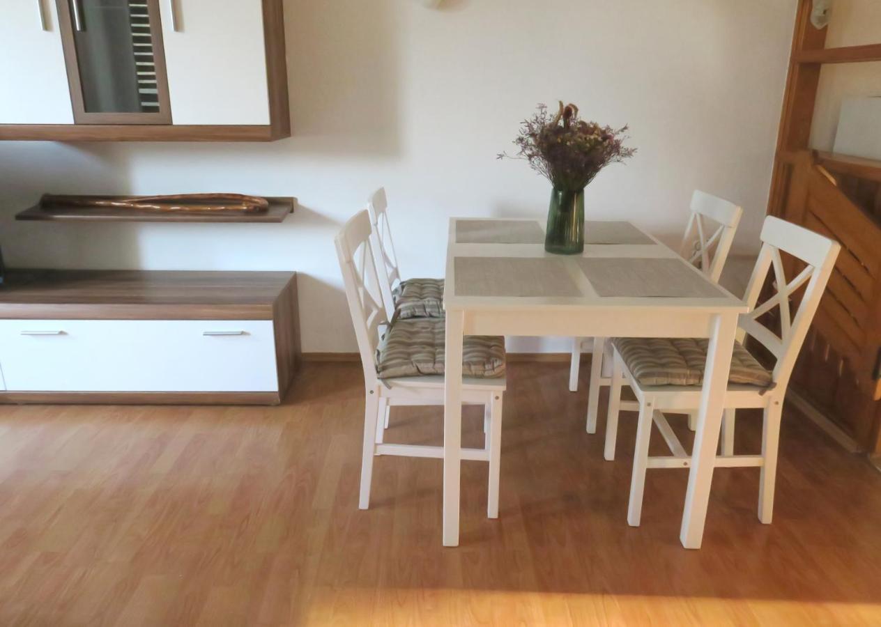 Elda Apartman Póla Kültér fotó
